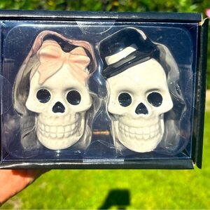 Skull Salt and Pepper Shakers with Bow and Hat